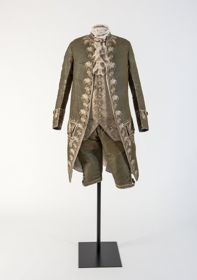 Cappotto e calzoni ricamati in seta verde da uomo, indossati a corte, anni 1770 da Unbekannt Unbekannt